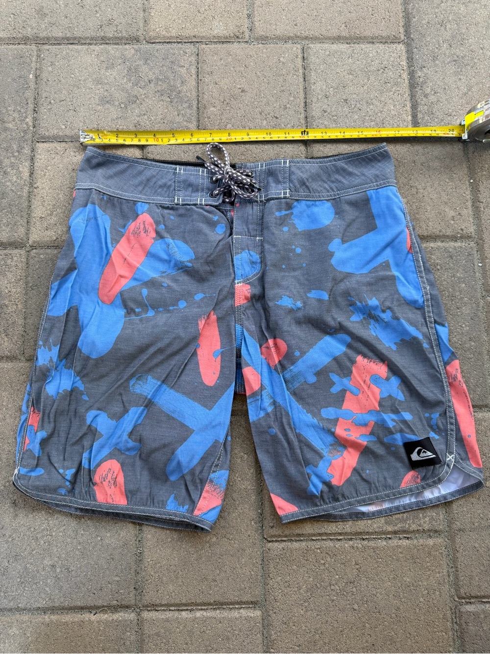 Quicksilver Men’s Size 30 Board Shorts Swim Trunks Surf Stretch